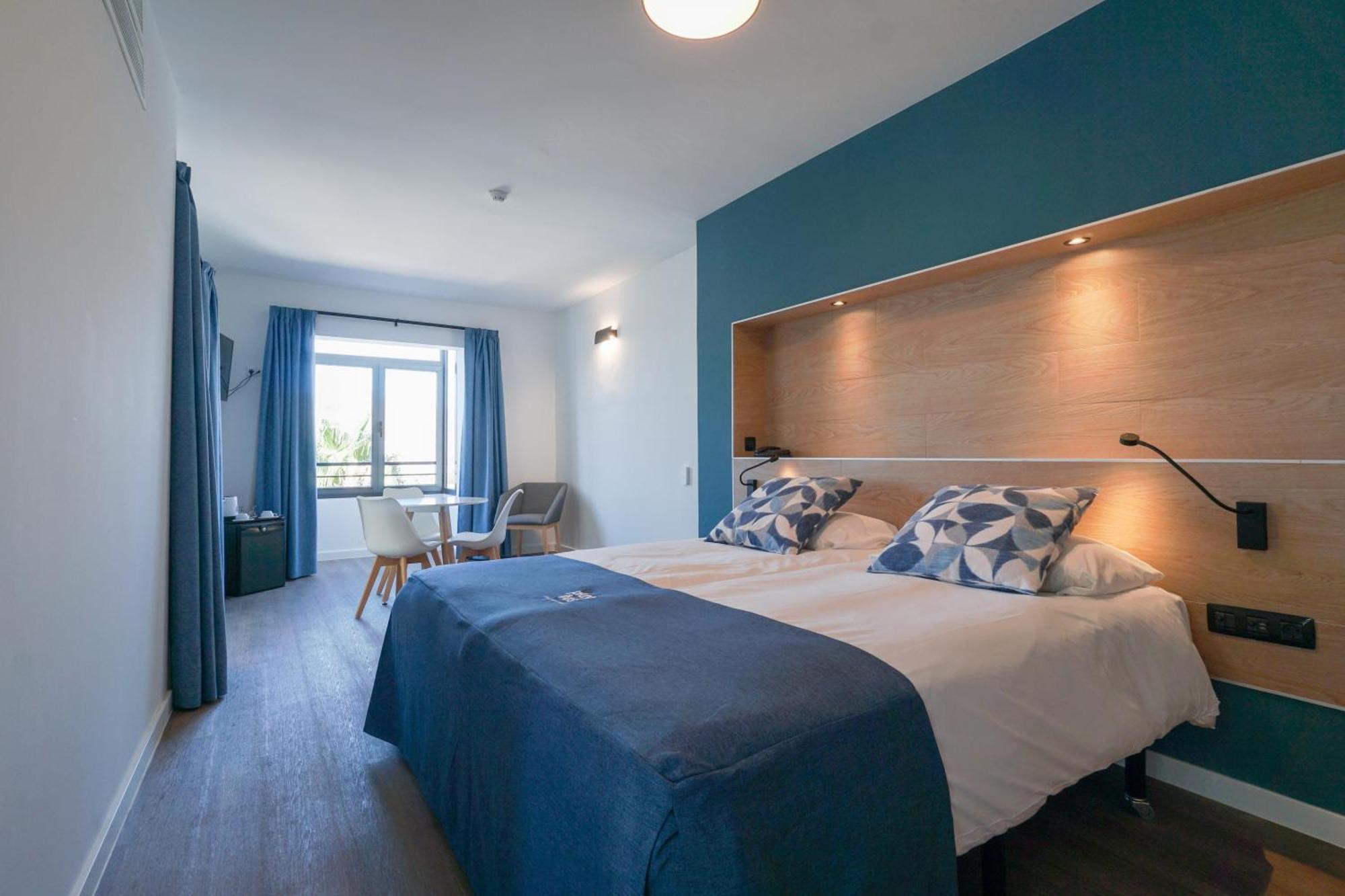 Zweibettzimmer mit Meerblick